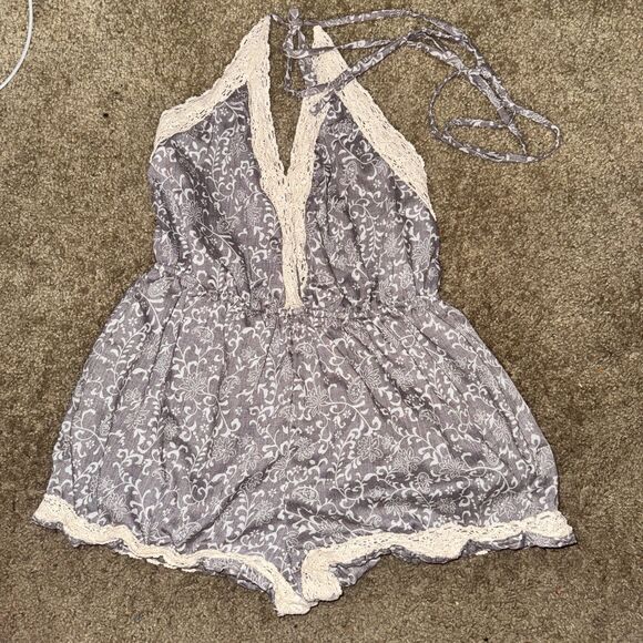 Size Large Lace Halter Style Romper - Picture 1 of 3